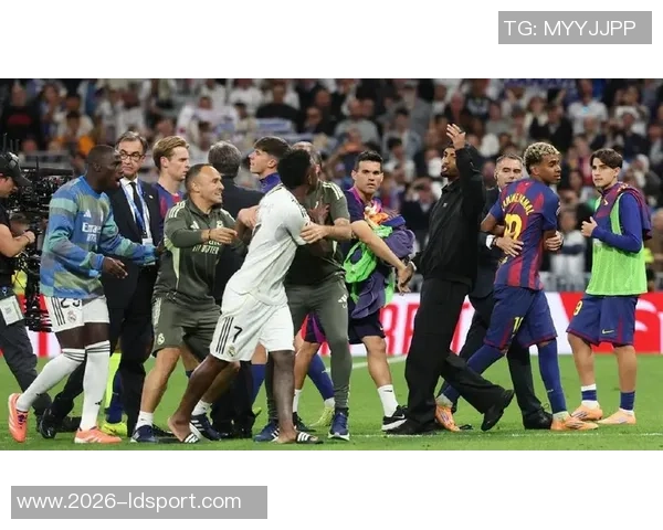 加比谈维尼修斯态度问题并称亚马尔场外成长超越场上表现