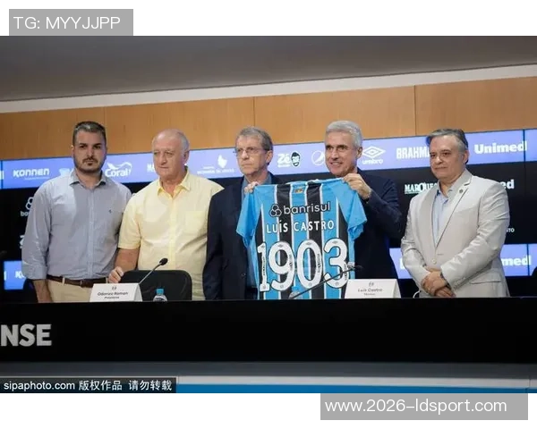 斯特拉斯堡对罗西尼尔或执教切尔西表示不满称其如小偷般悄然离去