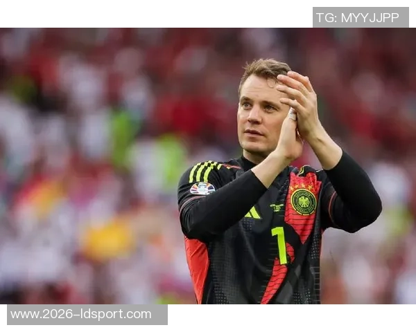 法尔克表示诺伊尔愿意为德国队回归参加世界杯争夺战