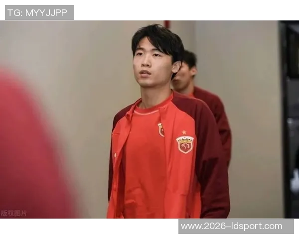 李申圆正式加盟武汉三镇开启新征程期待为球队贡献力量