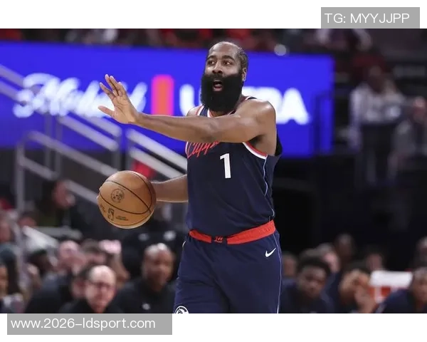 快船训练未取消哈登小卡祖巴茨等球员均在场上参与训练