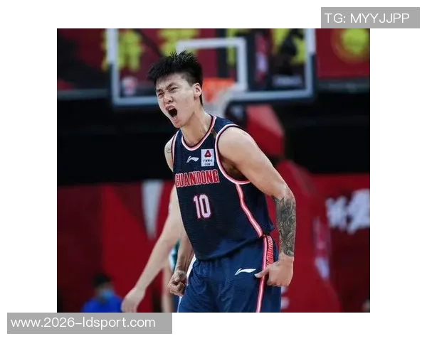 赵睿身穿宏远训练服备战全运会展现时光倒流的独特魅力