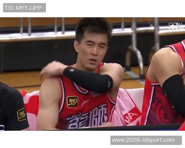 郭艾伦状态低迷投篮不佳仅得8分2板5助并出现3次失误