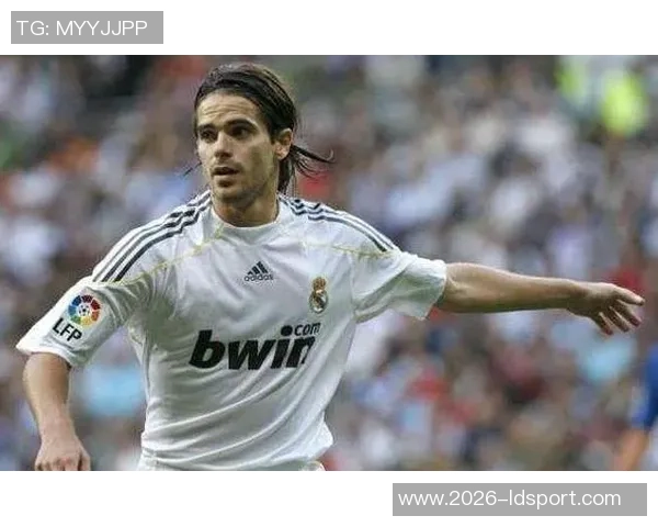 拜仁球探关注18岁阿根廷中场安德拉达解约金高达1400万欧元